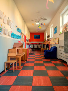 Kindergarten Flohkiste Flur zu den Gruppenräumen