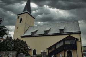 Kirche St. Matthäus bei Schnee